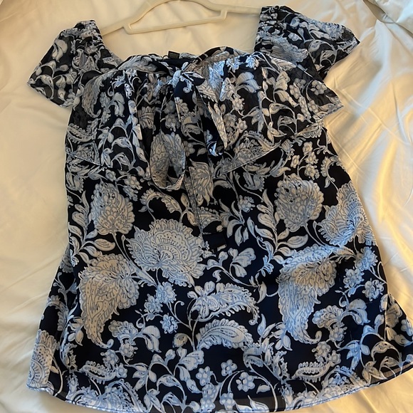 Tommy Hilfiguer off shoulder calling summer time - Picture 2 of 3